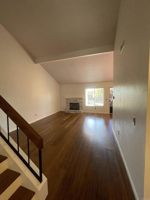 Detail Gallery Image 4 of 25 For 1612 Bridgeview Dr, San Diego,  CA 92105 - 3 Beds | 2 Baths