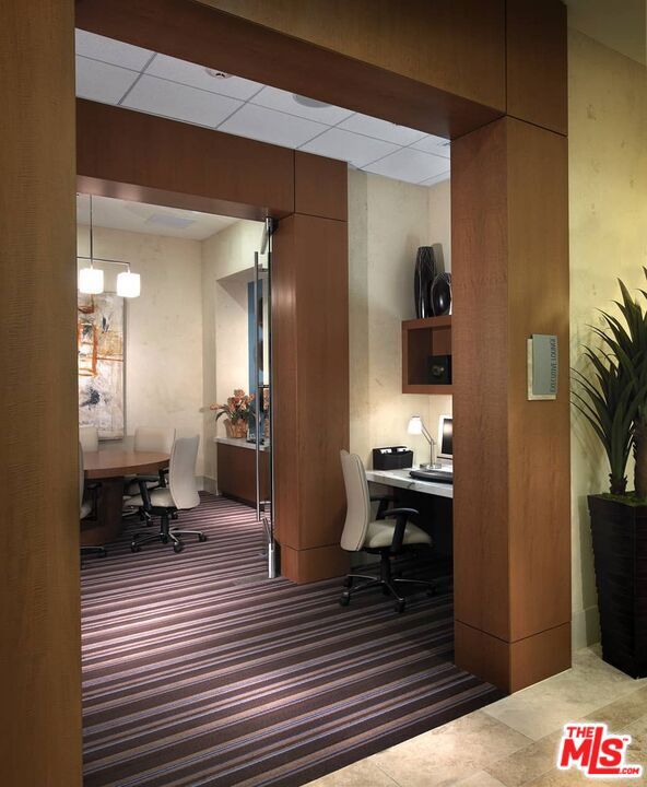 717 W Olympic Boulevard, Los Angeles CA: https://media.crmls.org/mediaz/ba581daa-b957-4bb7-bee3-ad9cf4b83971.jpg