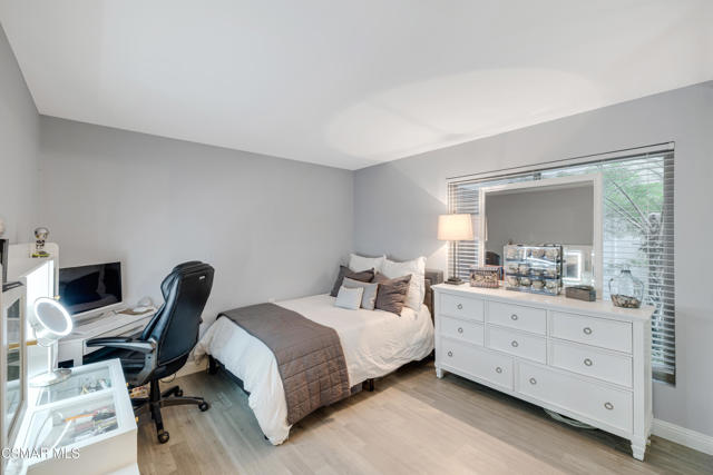 348 Chestnut Hill Court, Thousand Oaks CA: https://media.crmls.org/mediaz/ba584bc7-3567-4be0-a2eb-28a0ebb67e72.jpg