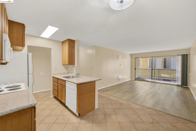 Image 9 of 32 For 85 Vernon St  102