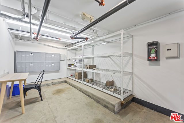 1254 9th Street, Santa Monica CA: https://media.crmls.org/mediaz/ba58878a-7743-4c4c-82dc-10fe0c458bf8.jpg