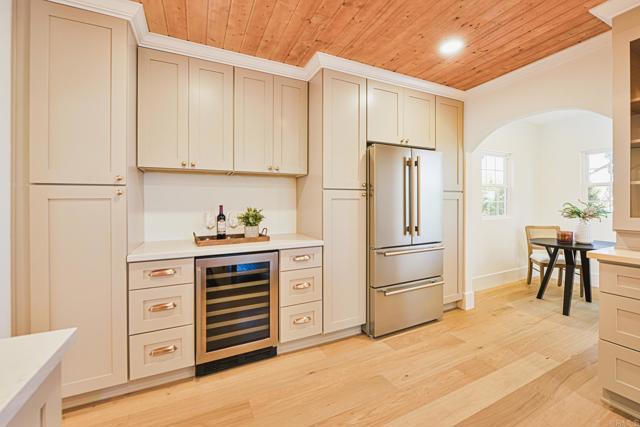 Detail Gallery Image 20 of 64 For 3951 Atascadero Dr, San Diego,  CA 92107 - 4 Beds | 3 Baths