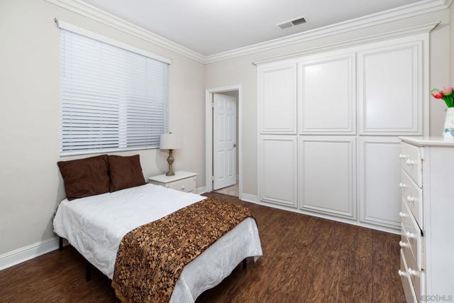 5255 Greenwillow Ln, San Diego CA: https://media.crmls.org/mediaz/ba58e9ad-7907-481a-ab8f-4f063cb41521.jpg