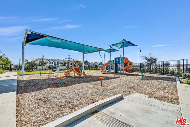 4102 S Limecrest Paseo, Ontario CA: https://media.crmls.org/mediaz/ba593c6c-5b80-4068-9771-43682eca6e08.jpg