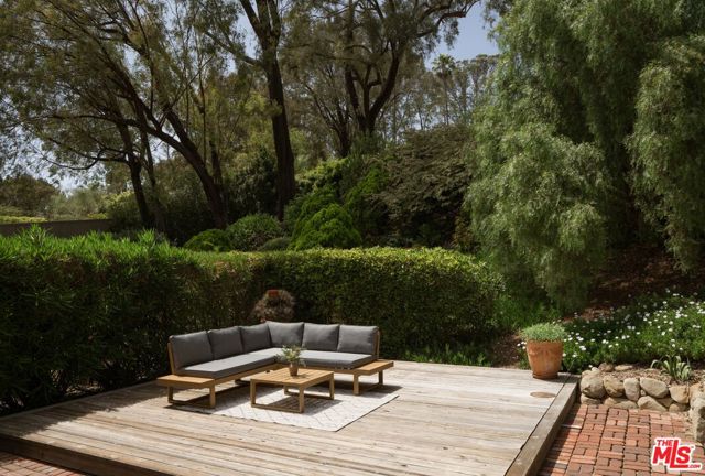 626 Sea Ranch Drive, Santa Barbara CA: https://media.crmls.org/mediaz/ba5970fb-4241-465b-99e1-2f241c5fface.jpg
