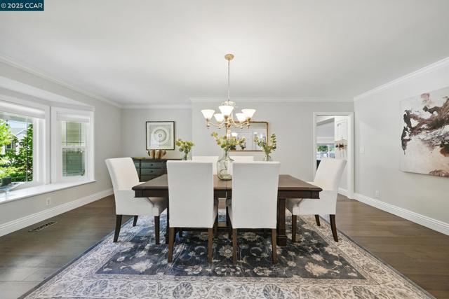235 Saint Paul Dr, Alamo CA: https://media.crmls.org/mediaz/ba59b9f7-3732-4754-a159-51e901a50a0a.jpg