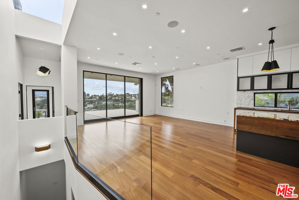 MLS #26856391 image #2