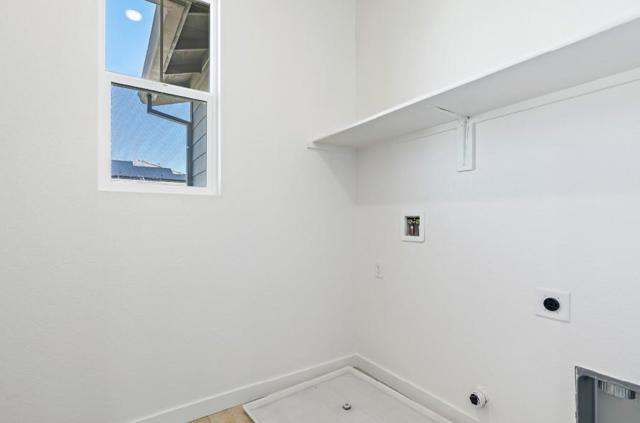 5709 Pathway Drive, Fairfield CA: https://media.crmls.org/mediaz/ba5a892a-bde5-4be0-8c3c-0947d6cda4e9.jpg