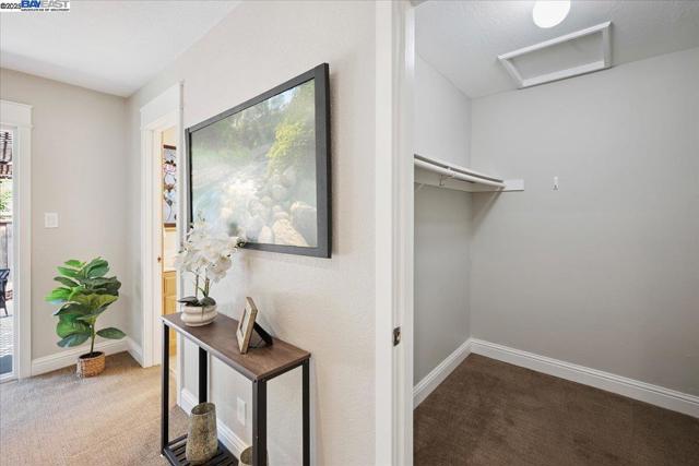 3186 Berkshire Ct, Pleasanton CA: https://media.crmls.org/mediaz/ba5abbf8-a50f-4aa6-b83a-e582fabb2c3f.jpg