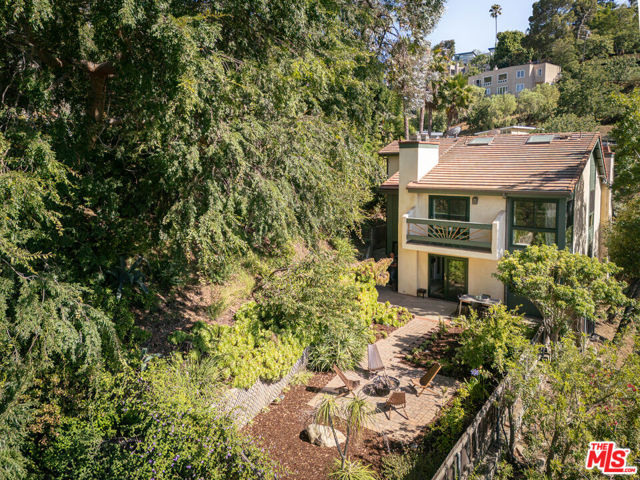 2806 Sunday Trail, Los Angeles CA: https://media.crmls.org/mediaz/ba5ad719-b0d0-4772-814e-da9fbf7b8205.jpg