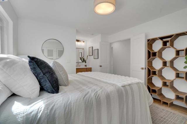 3644 Ashwood Drive, Pleasanton CA: https://media.crmls.org/mediaz/ba5b4098-ab00-43c1-88bc-6591f068efac.jpg