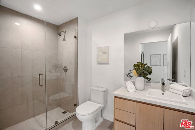 3808 College Ave, Culver City CA: https://media.crmls.org/mediaz/ba5bf079-c8ea-48c1-bdb2-24277013d1e6.jpg