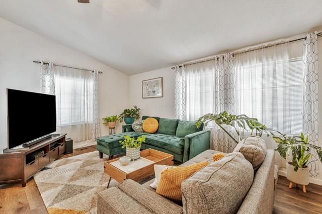 1580 Balein Court, Hayward CA: https://media.crmls.org/mediaz/ba5ceb01-788e-4f62-8749-d77e7486a749.jpg