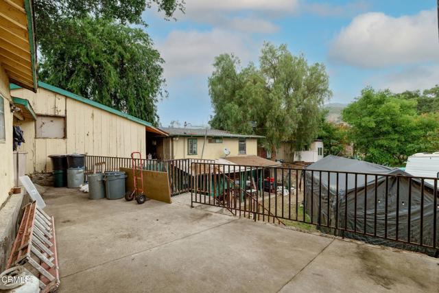 1151 Grant Line Street Street, Santa Paula CA: https://media.crmls.org/mediaz/ba5e4718-f349-4f03-910b-02a2d2c0c334.jpg