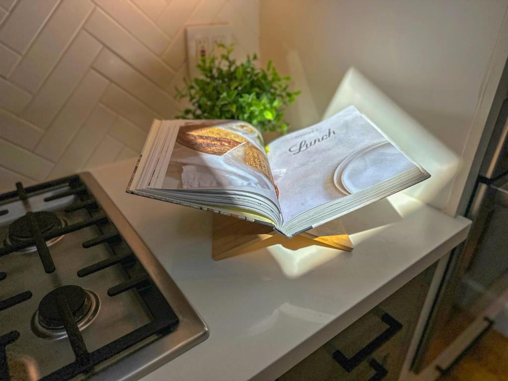 https://media.crmls.org/mediaz/ba5e6f21-7b23-4e2e-84db-5eefb15b3324.jpg?preset=X-Large