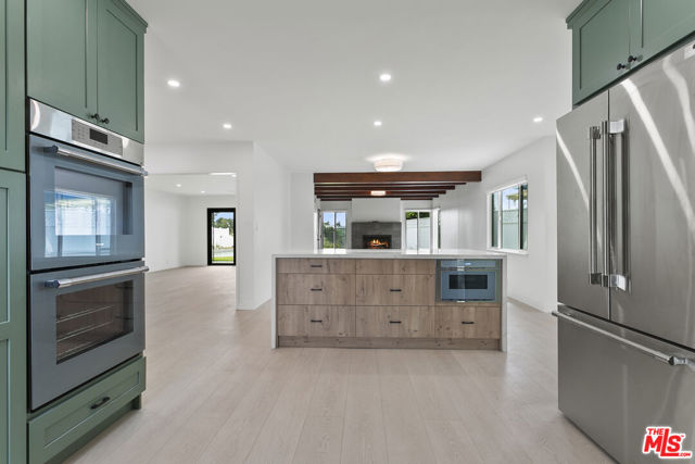 4444 Don Felipe Drive, Los Angeles CA: https://media.crmls.org/mediaz/ba5eb425-3c00-4d74-9391-b0d85a2a3d4c.jpg