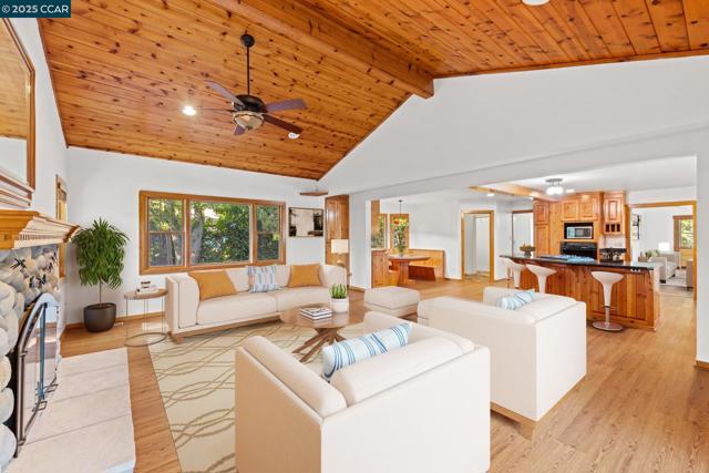 3505 Euclid Ave, Concord CA: https://media.crmls.org/mediaz/ba5edb2f-ae79-49b0-a865-330ef056dcb2.jpg