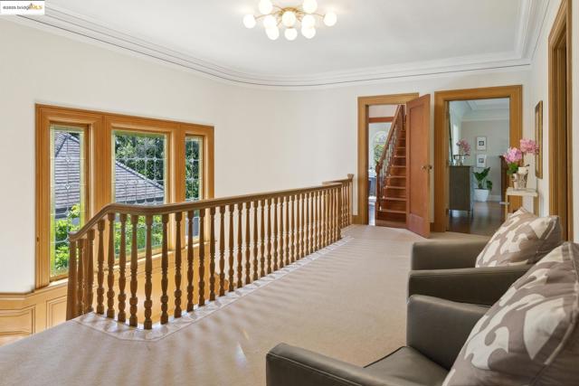 22 Sea View Ave, Piedmont CA: https://media.crmls.org/mediaz/ba5ef1b2-2448-47b8-a8ff-bb67e4fa5840.jpg