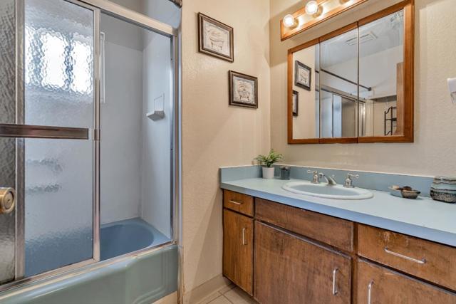 130 Cypress Street, Redwood City CA: https://media.crmls.org/mediaz/ba5f9af2-d6f5-4b93-9b36-8d7a949b477d.jpg