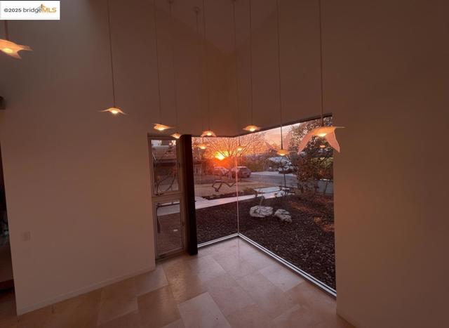 4000 Manzana Lane, Palo Alto CA: https://media.crmls.org/mediaz/ba608cf5-dfb8-48f4-9114-9fc3f41cab4c.jpg