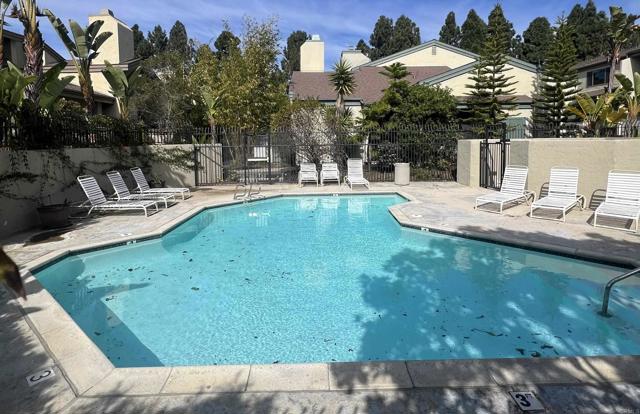 Detail Gallery Image 18 of 18 For 3230 Caminito Eastbluff Unit #70,  San Diego,  CA 92037 - 2 Beds | 2 Baths