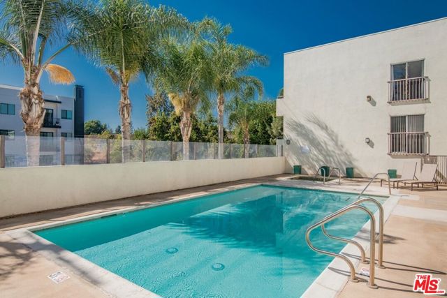 4702 Fulton Avenue, Sherman Oaks CA: https://media.crmls.org/mediaz/ba60bb89-a828-42b1-80ee-e7f14d9bf0dd.jpg