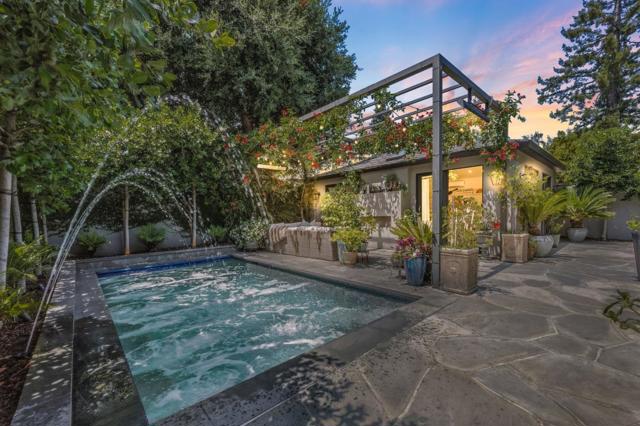 543 8th Avenue, Menlo Park CA: https://media.crmls.org/mediaz/ba60da8f-9ba6-4a02-9904-40c42ab9a566.jpg