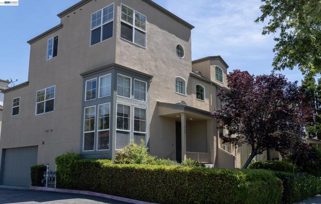 742 N 6th St, San Jose CA: https://media.crmls.org/mediaz/ba61c5ee-4ab3-4dd7-9b1f-e6682386cfb6.jpg