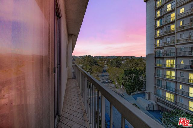 10751 Wilshire Boulevard, 801 photo 9