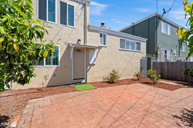 33 Escondido Avenue, San Francisco CA: https://media.crmls.org/mediaz/ba6245c7-80f4-4866-bac7-b3b41f9d4438.jpg
