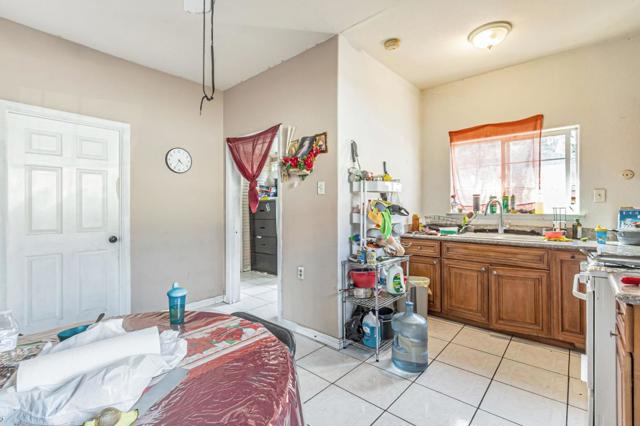 37 Union Street, San Jose CA: https://media.crmls.org/mediaz/ba633763-1613-46cc-afa6-db0fd3782ef7.jpg
