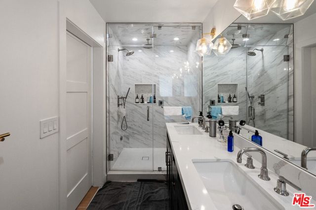 1839 Preuss Road, Los Angeles CA: https://media.crmls.org/mediaz/ba633a54-3651-4bd9-80c8-fd8897936c6e.jpg