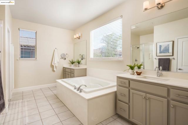 270 Guthrie Lane, Brentwood CA: https://media.crmls.org/mediaz/ba63b5a8-13df-4738-ba63-91dd3c4df125.jpg