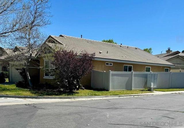 1231 Buckwheat Trail, Campo CA: https://media.crmls.org/mediaz/ba6556c3-9a28-44fd-9ab1-655a59ffe094.jpg