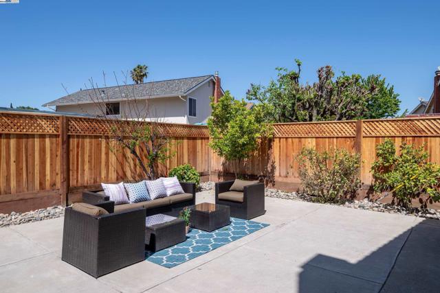 6287 Mountford Dr, San Jose CA: https://media.crmls.org/mediaz/ba6611b4-46f7-4160-bd76-eeeaab9e59bb.jpg