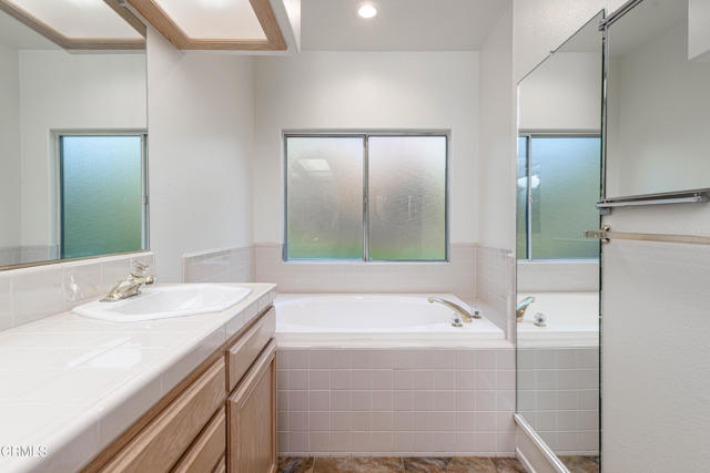 Detail Gallery Image 20 of 29 For 12320 Backdrop Ct, Bakersfield,  CA 93306 - 3 Beds | 2 Baths