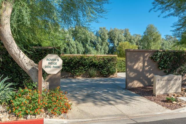379 Tomahawk Drive, Palm Desert CA: https://media.crmls.org/mediaz/ba667e0f-9aa5-46fc-ac2a-46bd97ec804f.jpg