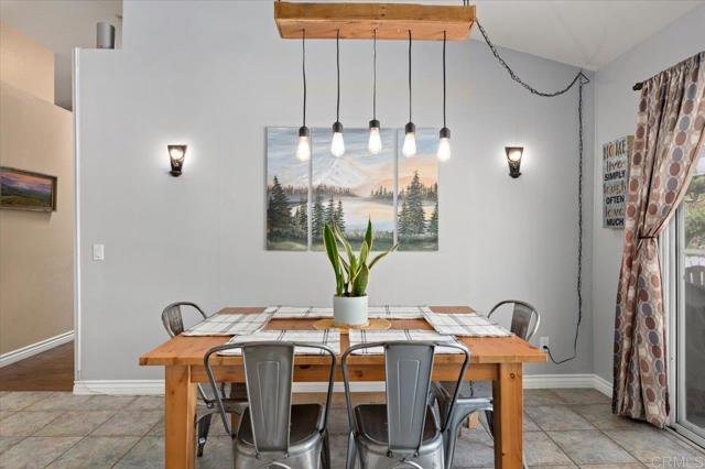 Detail Gallery Image 13 of 54 For 819 Corte Merano, Escondido,  CA 92026 - 3 Beds | 2 Baths