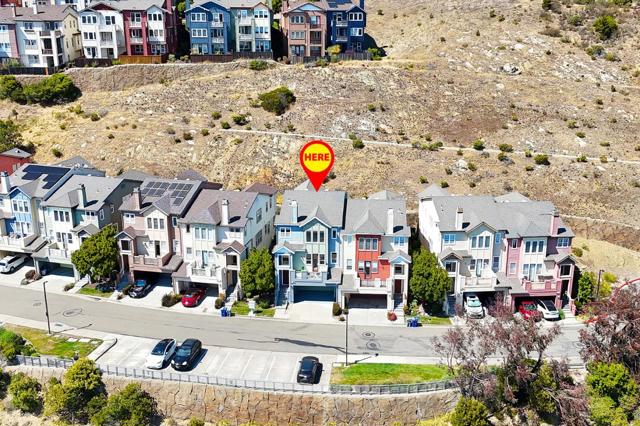 58 Pointe View Place, South San Francisco CA: https://media.crmls.org/mediaz/ba674f69-e717-4603-ab68-f720c1f83853.jpg
