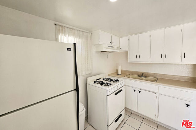 1716 Grafton Street, Los Angeles CA: https://media.crmls.org/mediaz/ba683fd8-dc9c-421a-be1e-a0defb00df68.jpg