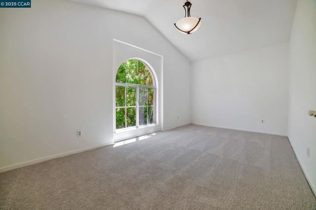 1364 Canyon Side Ave, San Ramon CA: https://media.crmls.org/mediaz/ba685725-448e-4d7d-99df-ecefab9088a2.jpg