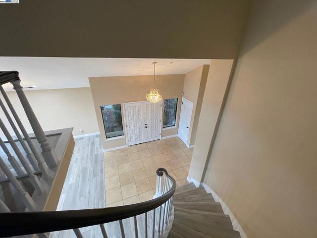 706 Widgeon St, Foster City CA: https://media.crmls.org/mediaz/ba688a44-b647-4938-bfc3-245696a22a03.jpg