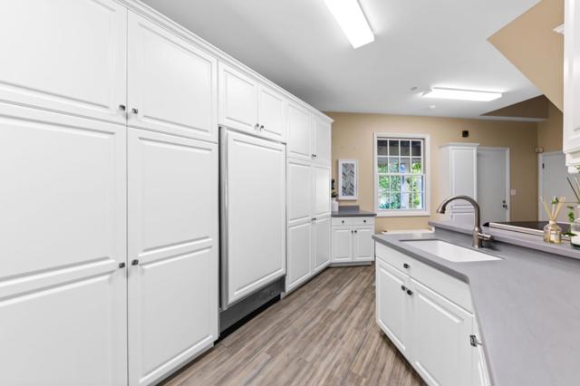 1600 Marlborough Road, Hillsborough CA: https://media.crmls.org/mediaz/ba68b692-ac05-4682-9ecf-18f926955317.jpg