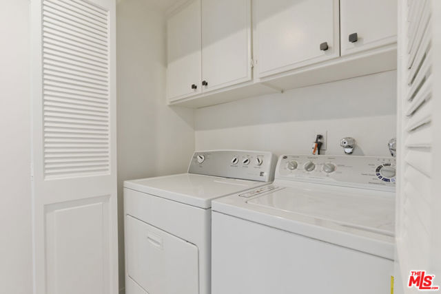 828 S Bedford Street, Los Angeles CA: https://media.crmls.org/mediaz/ba6912d5-8fa3-493b-843b-f5a2d3531c9e.jpg