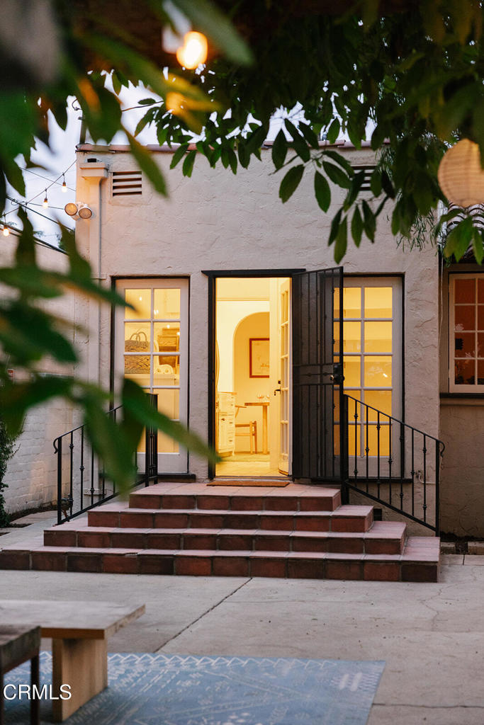 https://media.crmls.org/mediaz/ba6976e8-cb9b-4552-9505-616a09e3f47a.jpg?preset=X-Large