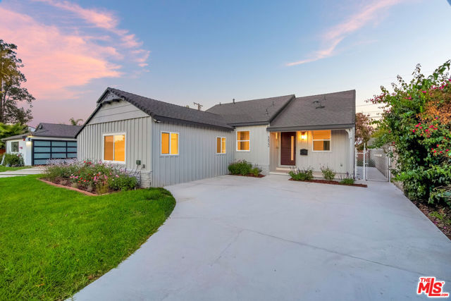 5822 Saloma Avenue, Sherman Oaks CA: https://media.crmls.org/mediaz/ba6a4f39-c6aa-4560-b366-c48dc48ce7a3.jpg