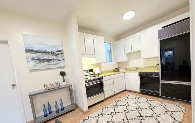 2205 Sacramento Street, San Francisco CA: https://media.crmls.org/mediaz/ba6aac92-6776-4c0c-8e5e-ea47ca86bb20.jpg