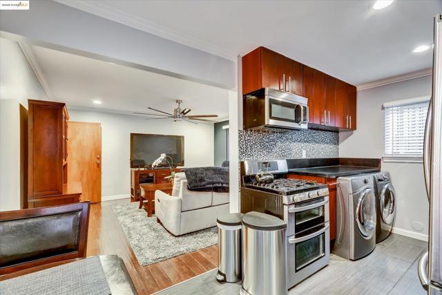 6610 Bancroft Avenue, Oakland CA: https://media.crmls.org/mediaz/ba6c6de6-32f7-44d9-bd85-eee17d3b97e0.jpg