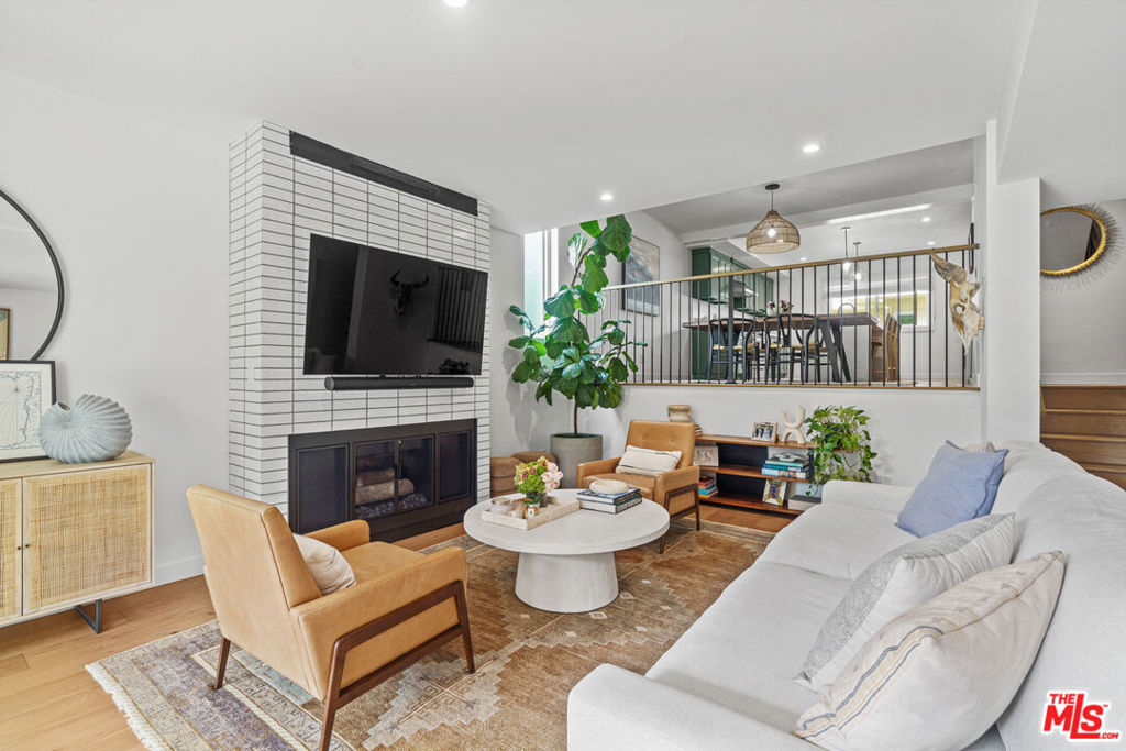 4707 La Villa Marina #J