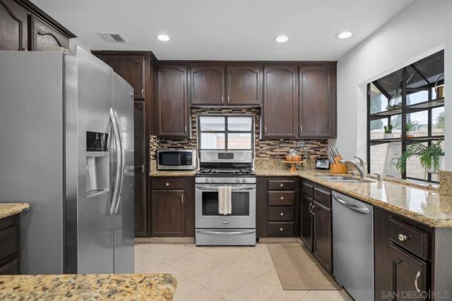 9026 W Hamilton St, Rancho Cucamonga CA: https://media.crmls.org/mediaz/ba6d4dc6-15c2-4b67-b6c3-d2961fa84277.jpg